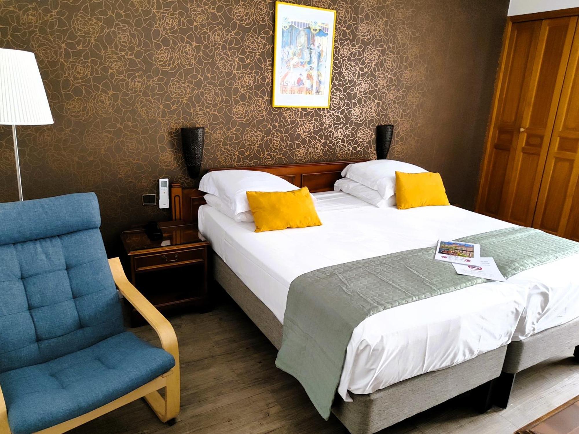 Hotel Des Tuileries Nîmes Eksteriør billede
