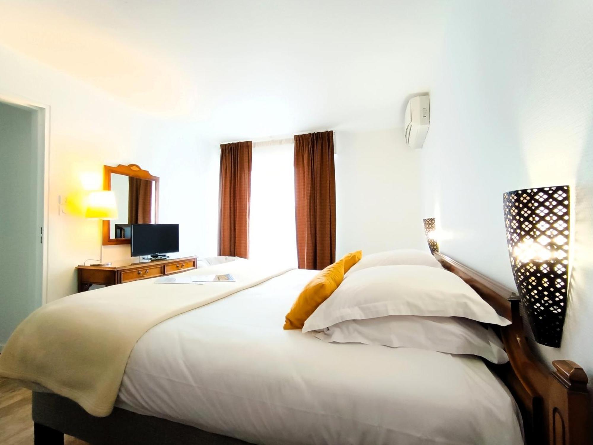 Hotel Des Tuileries Nîmes Eksteriør billede