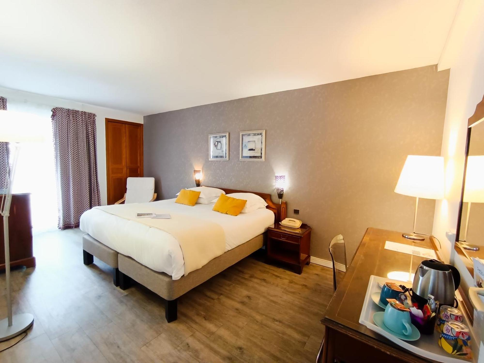 Hotel Des Tuileries Nîmes Eksteriør billede