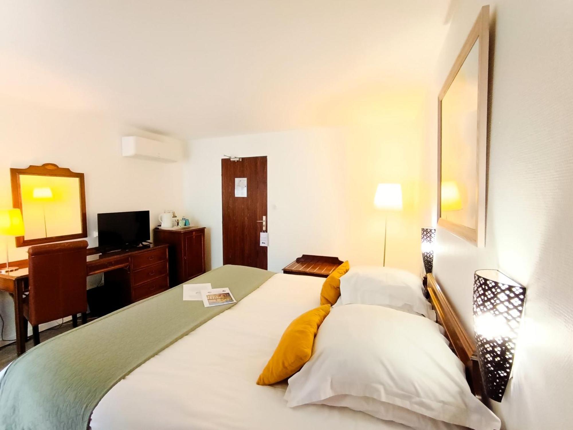Hotel Des Tuileries Nîmes Eksteriør billede